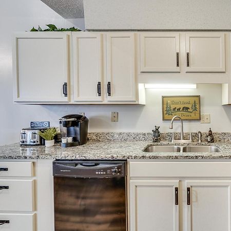 Downtown Gatlinburg Condo With Mountain-View Balcony Екстериор снимка