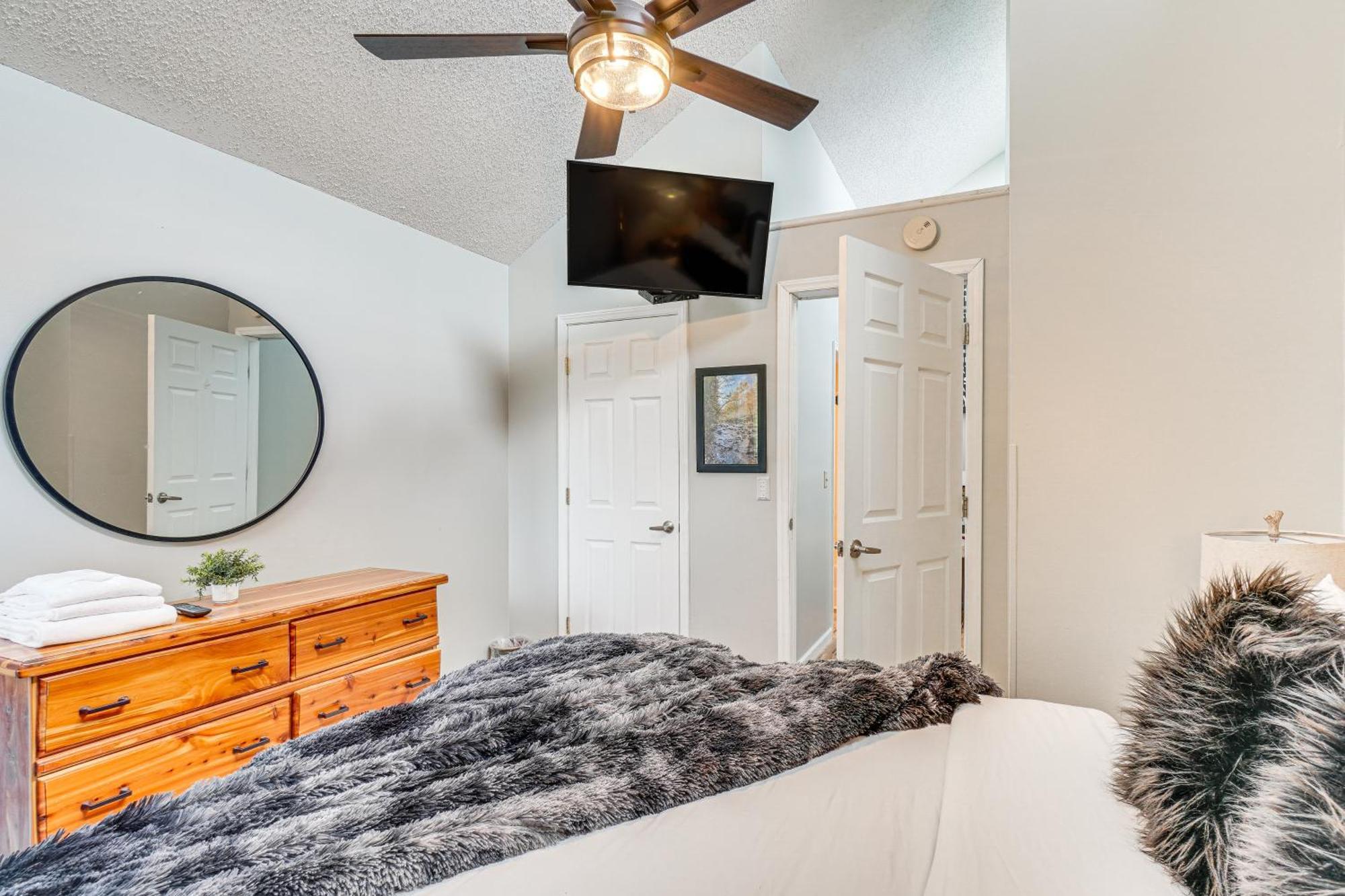 Downtown Gatlinburg Condo With Mountain-View Balcony Екстериор снимка