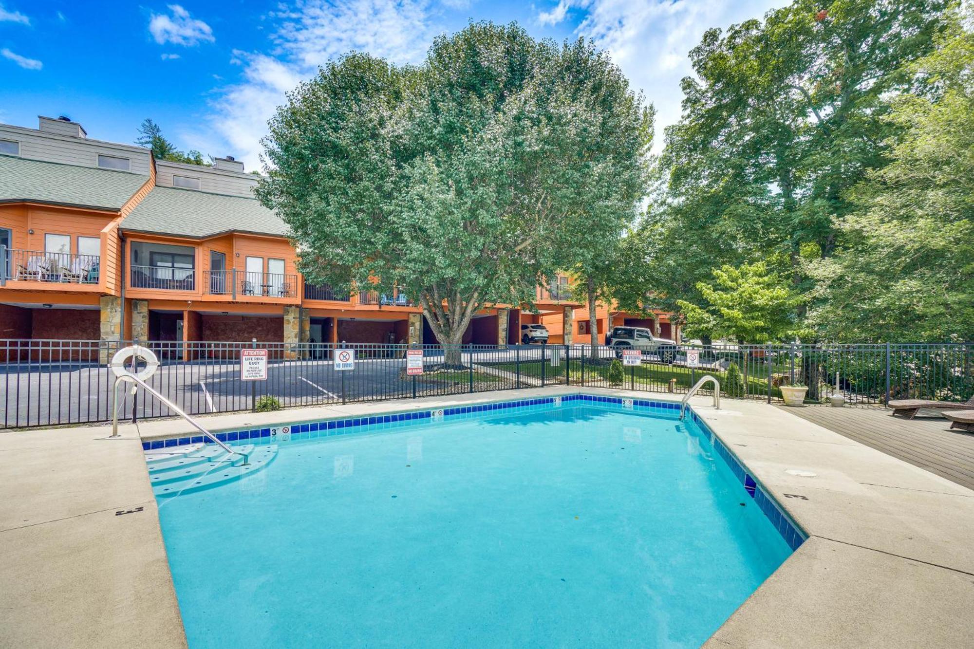 Downtown Gatlinburg Condo With Mountain-View Balcony Екстериор снимка